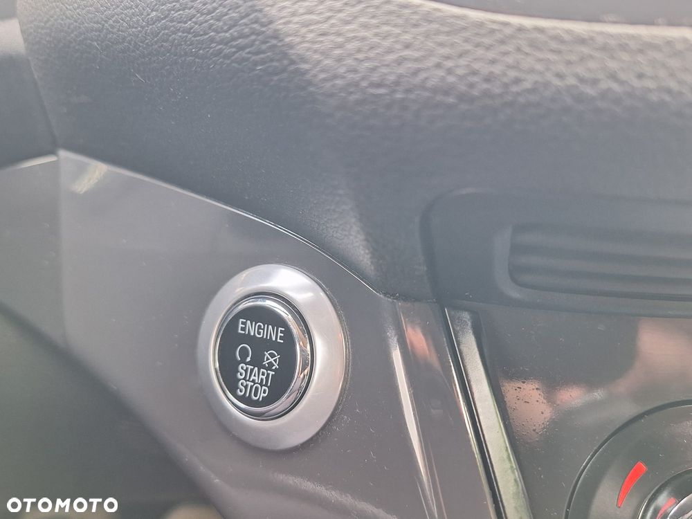 Ford Kuga 1.5 EcoBoost 2x4 Titanium - 25
