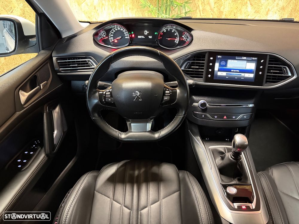 Peugeot 308 130 e-THP Stop & Start Allure - 16