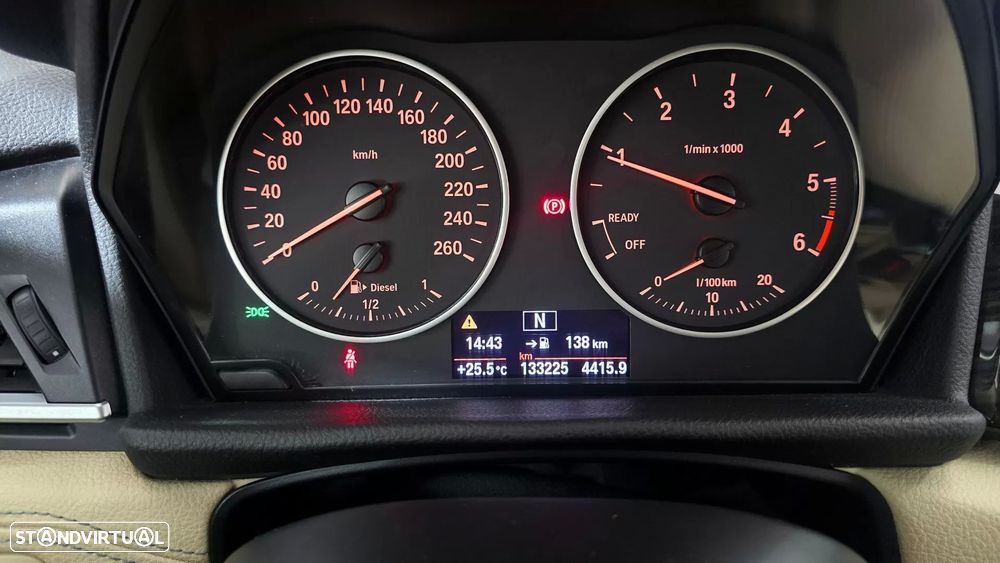 BMW 216 Active Tourer d Line Luxury - 23