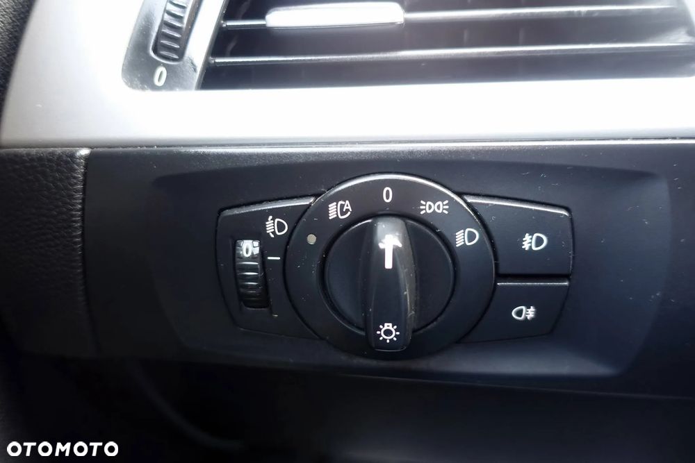 BMW Seria 3 318i Edition Sport - 21