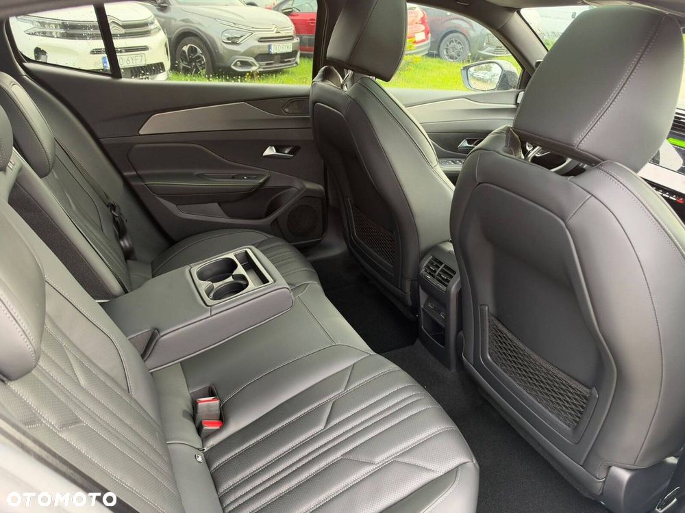 Peugeot 408 - 19