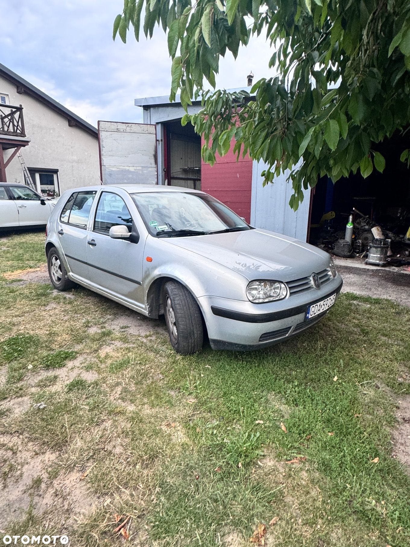 Volkswagen Golf - 5