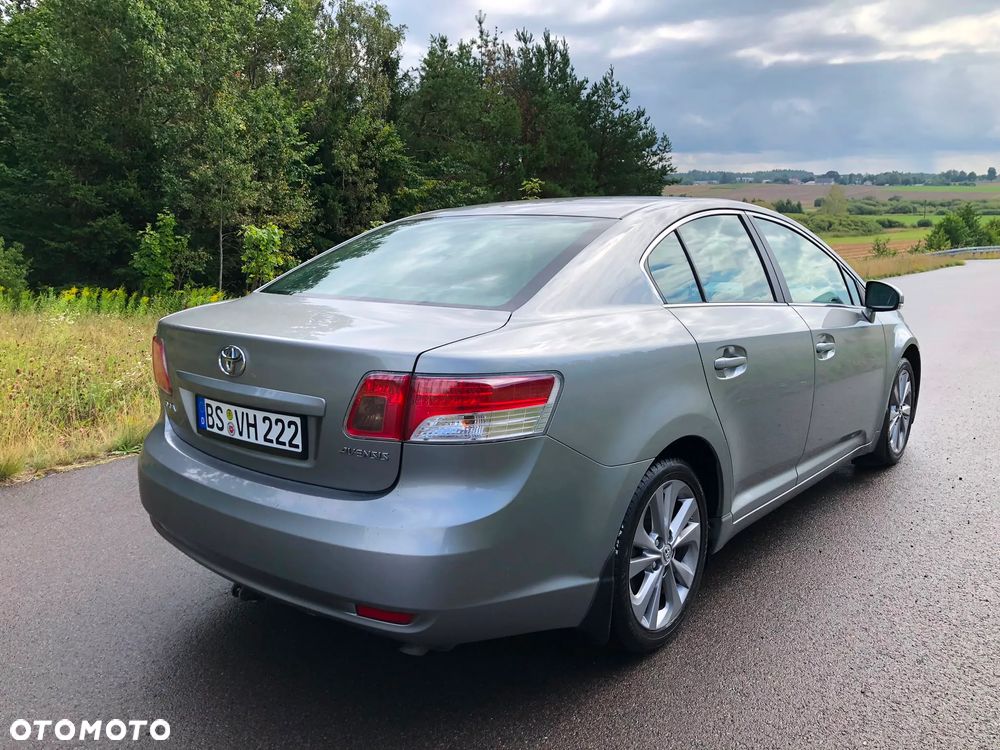 Toyota Avensis 1.8 Active - 6