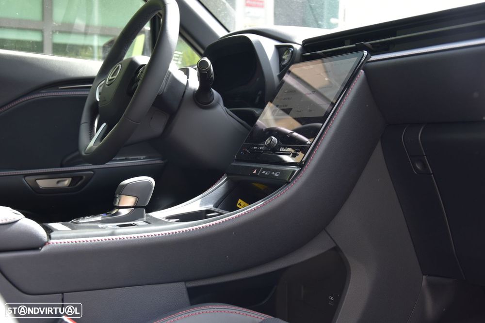 Lexus LBX Emotion - 14