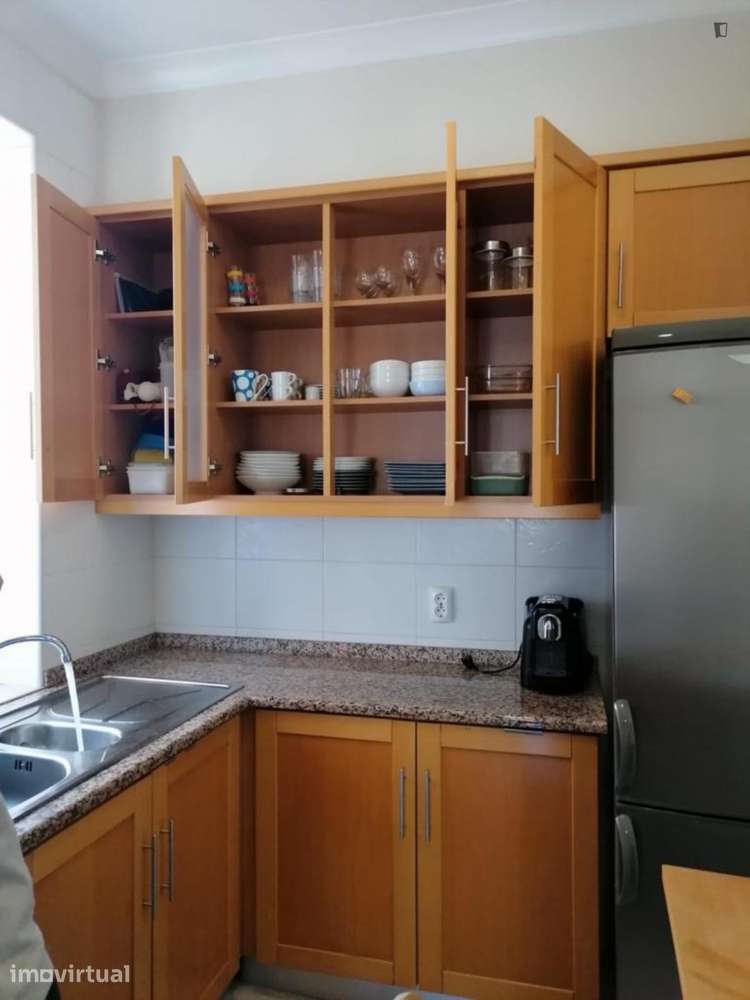 Quarto - localizado em Arroios Lisbon - Grande imagem: 3/9