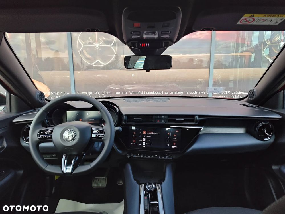 Alfa Romeo Junior 1.2 mHEV Ibrida eDCT - 11