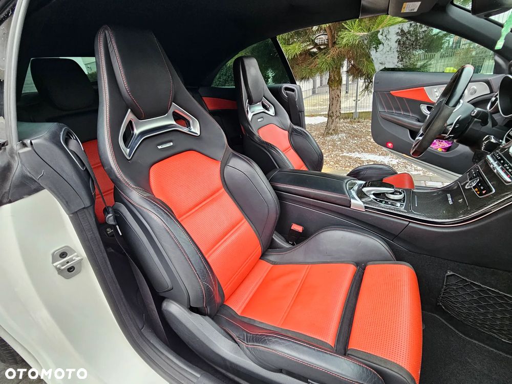 Mercedes-Benz Klasa C AMG 63 S AMG Speedshift 7G-MCT - 29