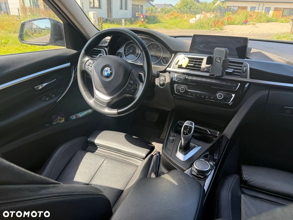 BMW Seria 3 320d Efficient Dynamics - 31