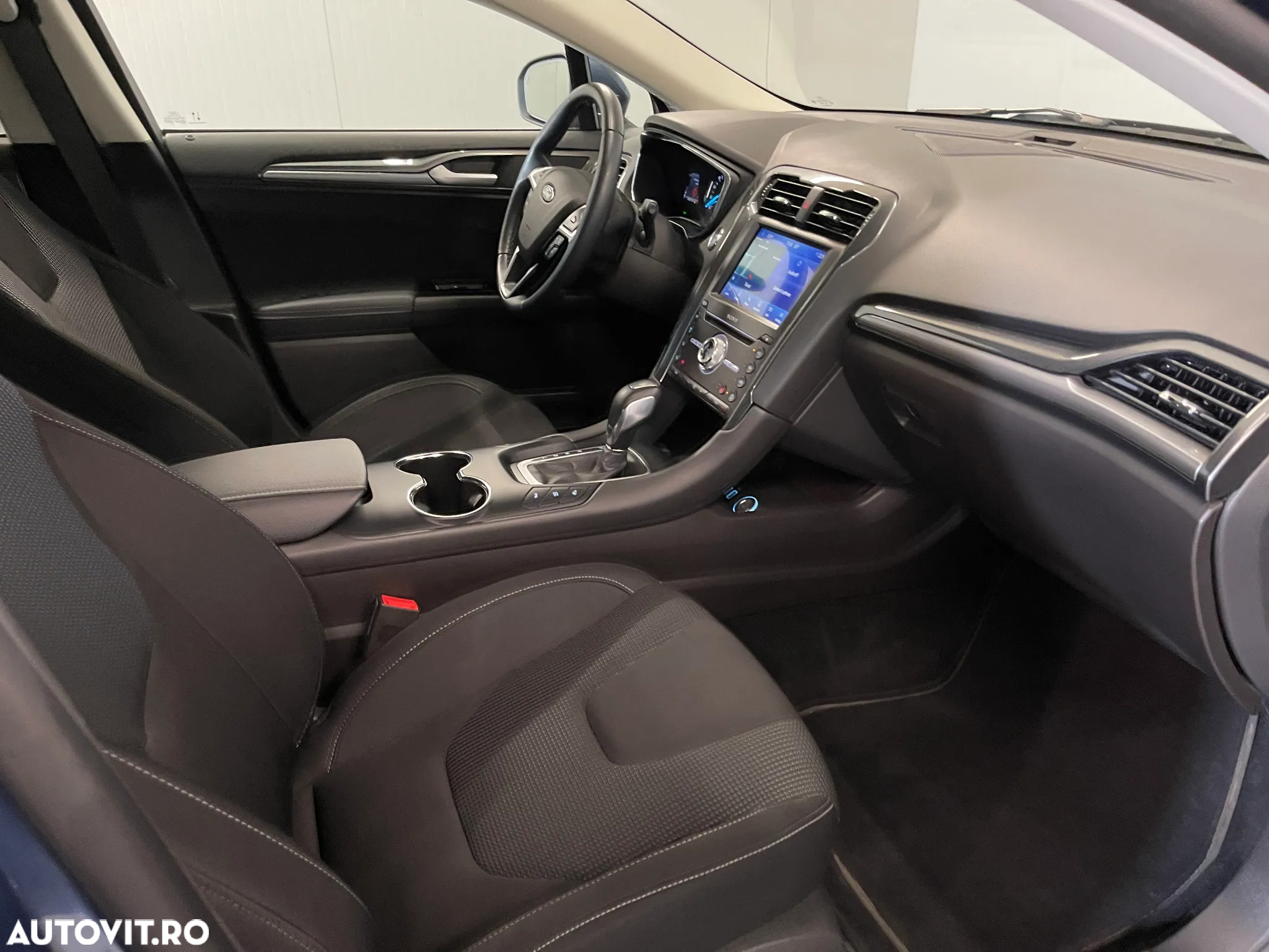 Ford Mondeo 2.0 HEV Titanium - 10