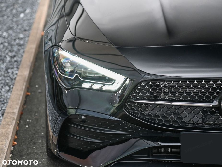 Mercedes-Benz CLA - 4