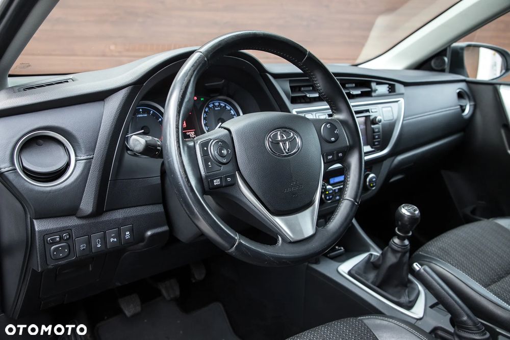 Toyota Auris 1.6 Prestige - 12