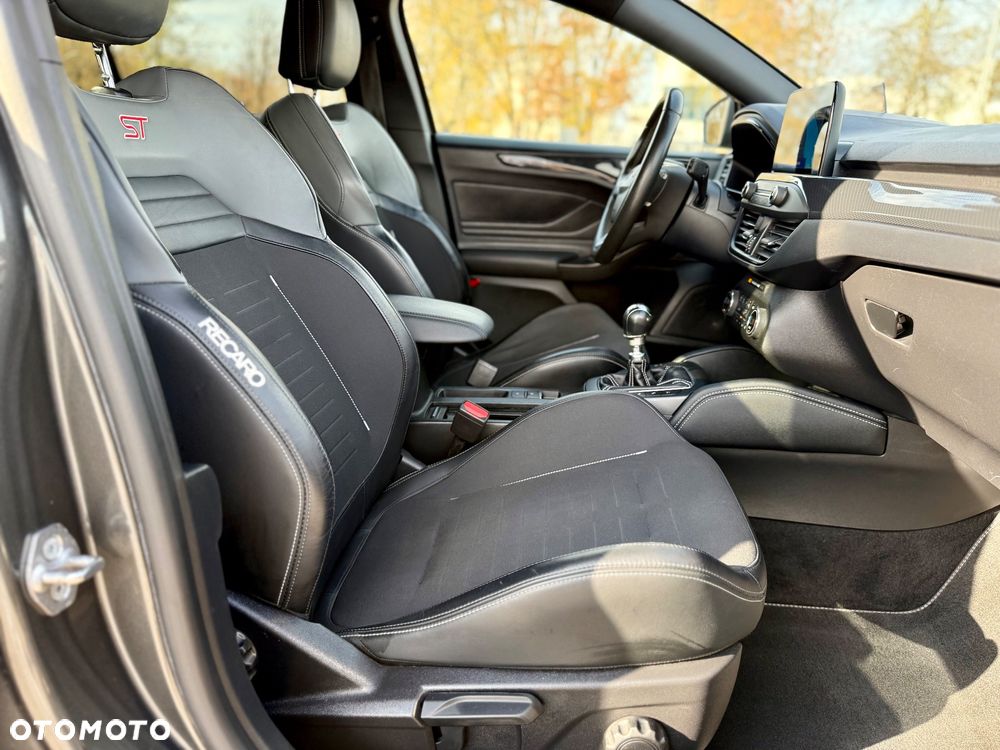 Ford Focus SW 2.0 EcoBlue ST - 16