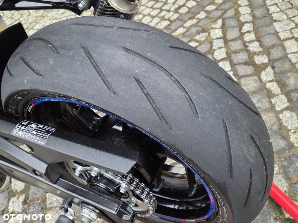 Suzuki GSX - 14