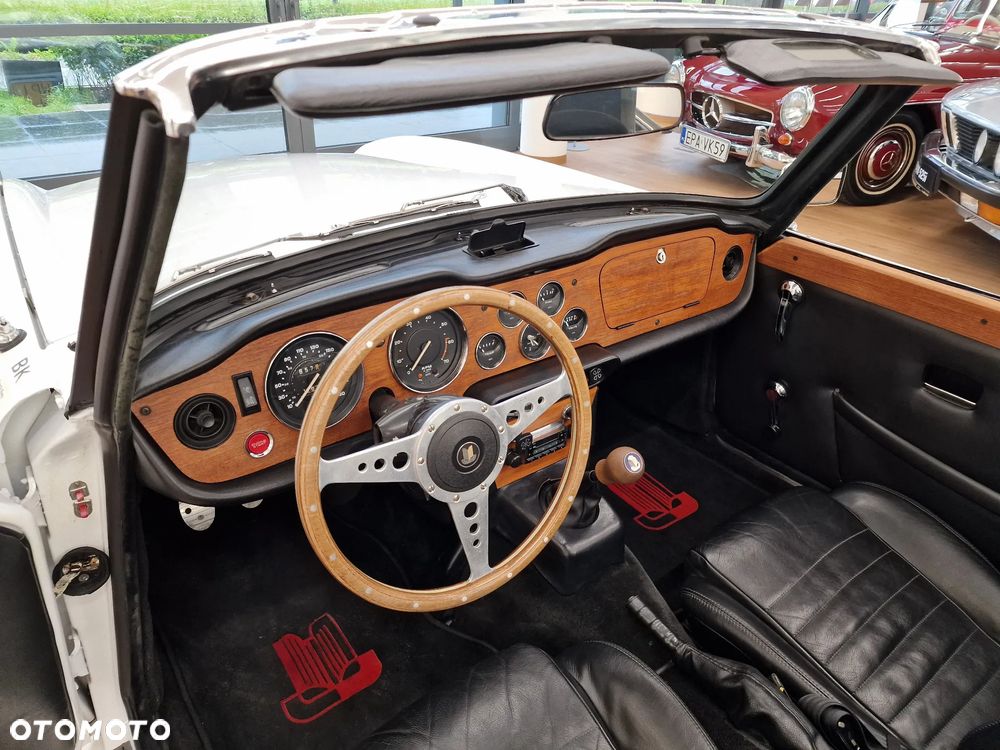 Triumph TR6 - 25