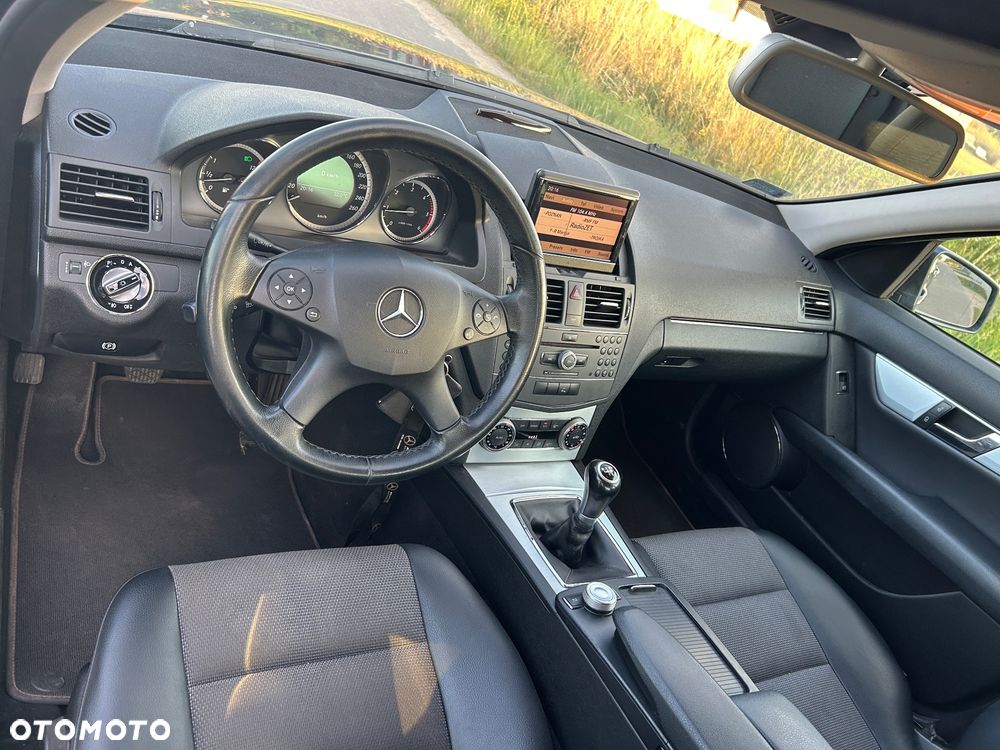 Mercedes-Benz Klasa C 200 CDI Avantgarde Edition - 9