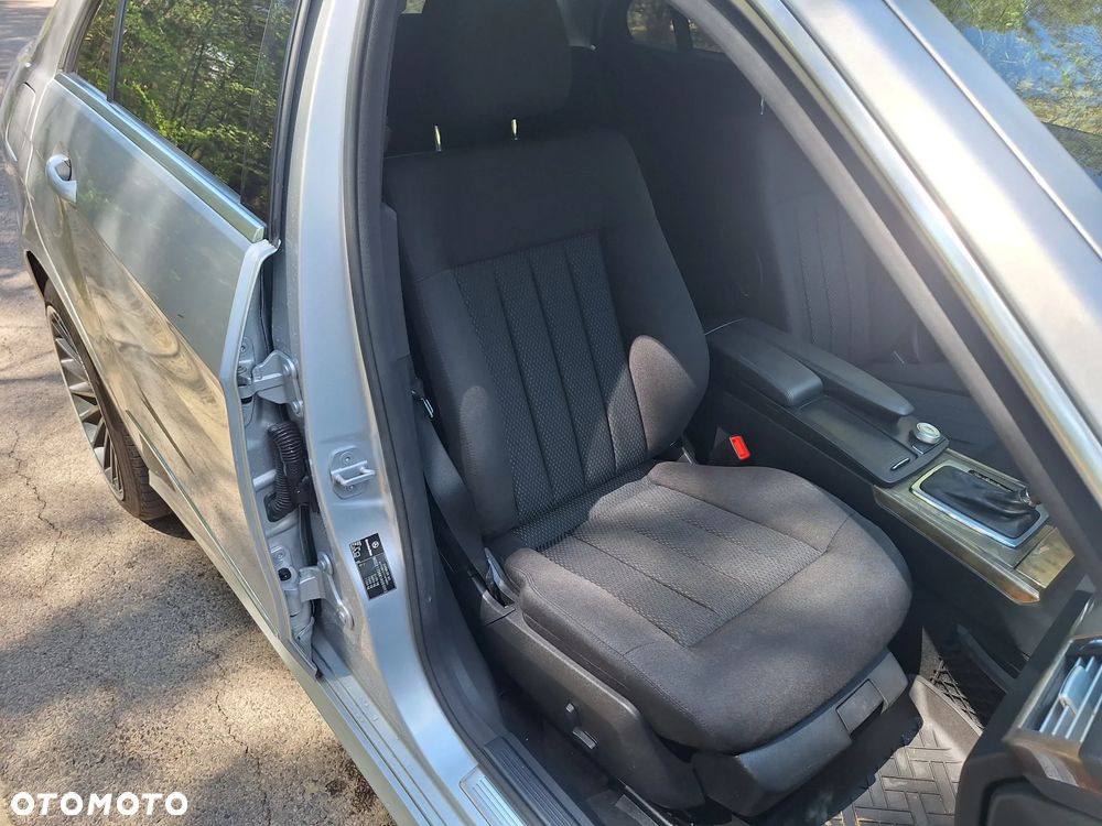 Mercedes-Benz Klasa E 200 CGI BlueEFFICIENCY 7G-TRONIC Elegance - 20