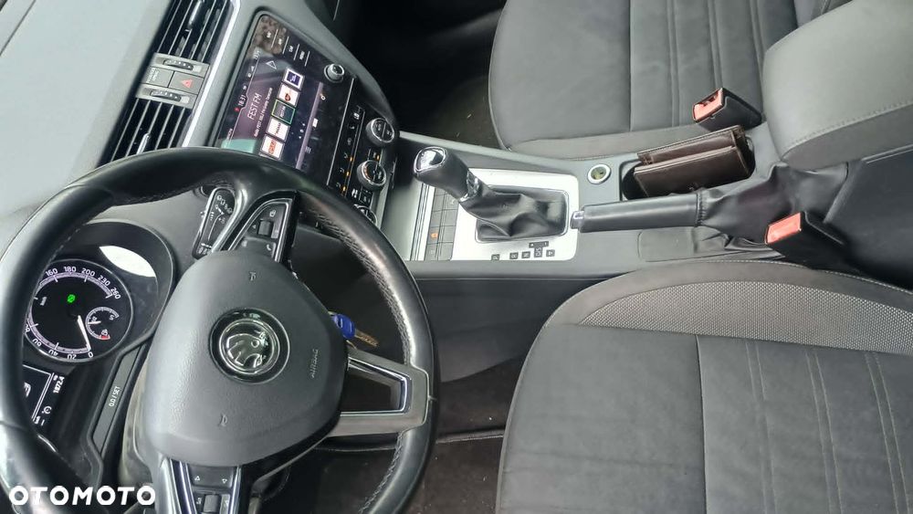 Skoda Octavia 1.6 TDI DSG Ambition - 8