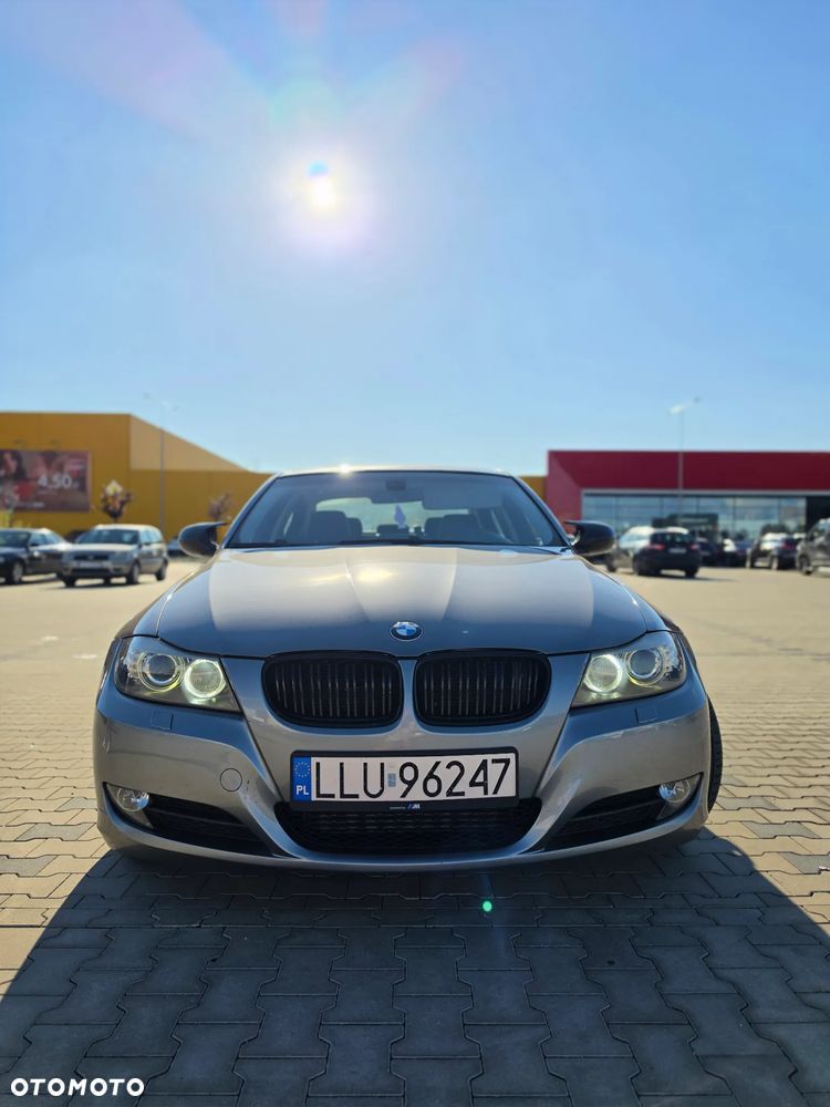 BMW Seria 3 320d xDrive DPF - 2