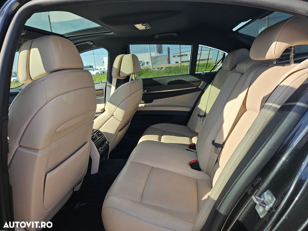 BMW Seria 7 740d xDrive Aut. - 24