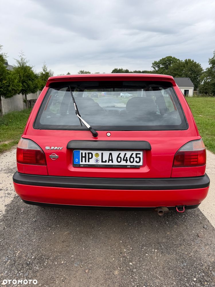 Nissan Sunny - 5