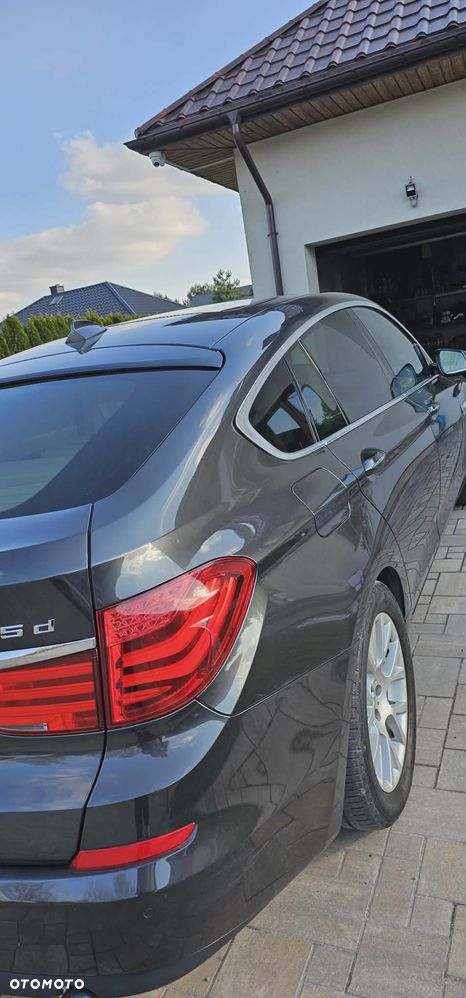 BMW 5GT - 11