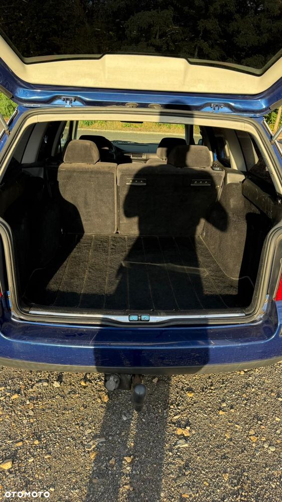 Volkswagen Passat 1.9 TDI Highline - 7