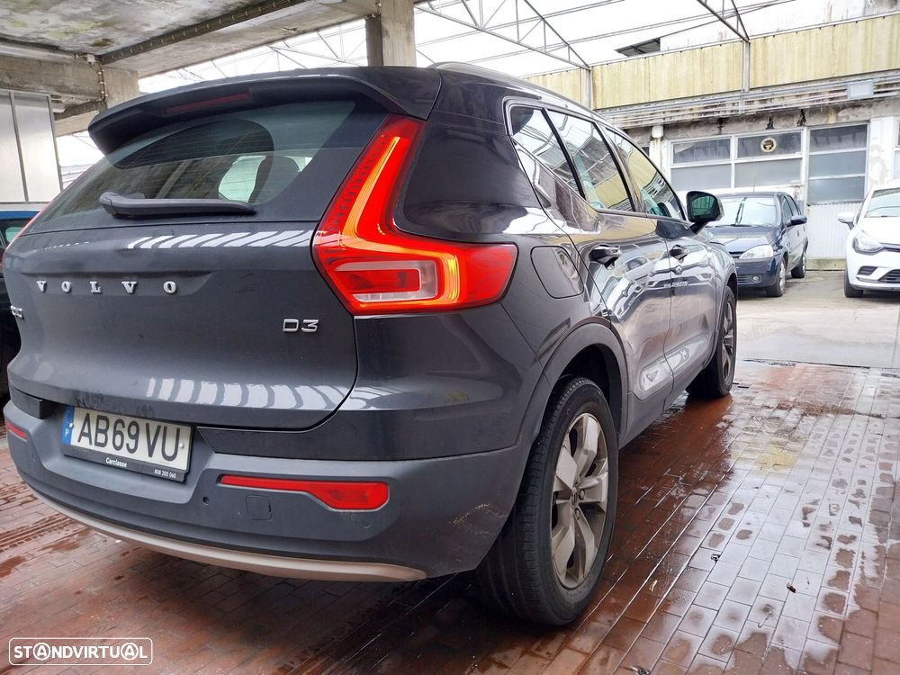 Volvo XC 40 2.0 D3 - 11
