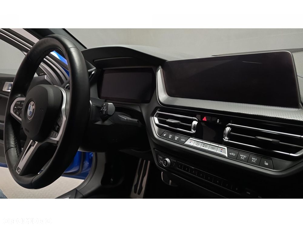 BMW Seria 1 118i M Sport - 32