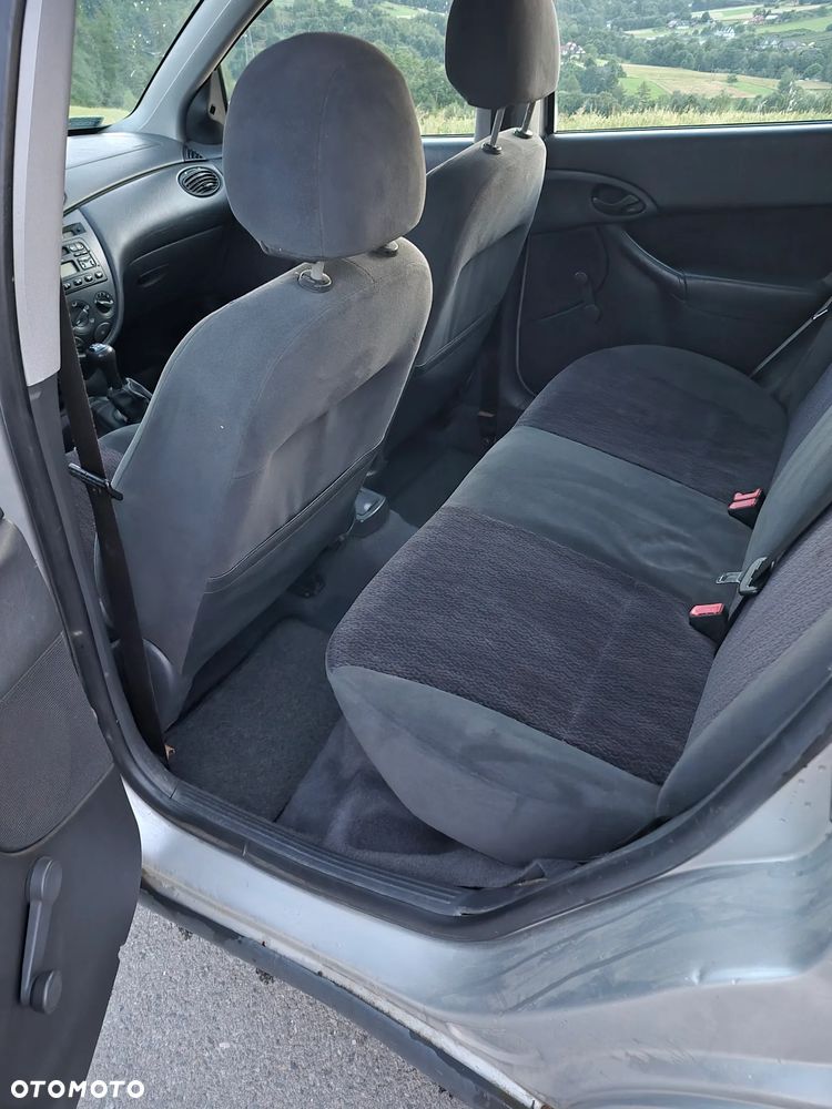 Ford Focus 1.6 Trend - 12