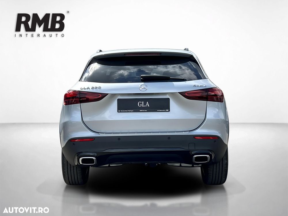 Mercedes-Benz GLA 220 4MATIC MHEV - 5