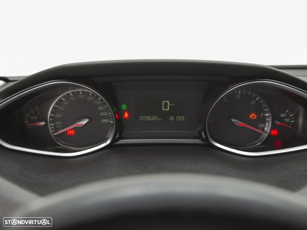 Peugeot 308 SW 1.5 BlueHDi Allure — fotografia 14