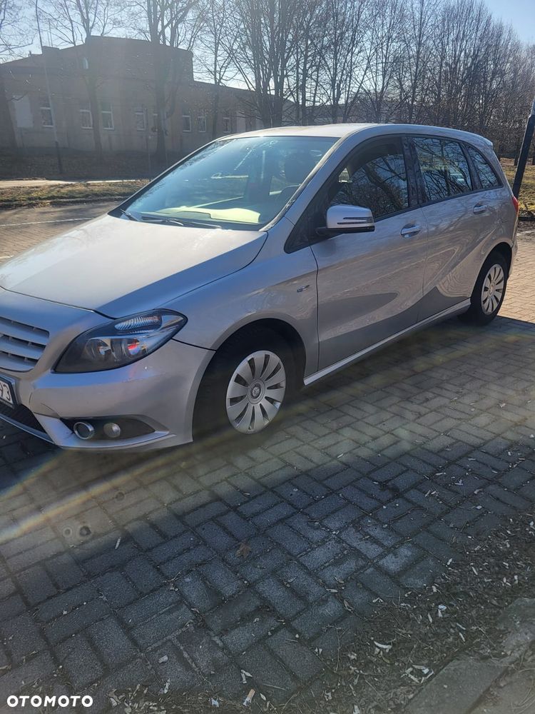 Mercedes-Benz Klasa B 180 CDI (BlueEFFICIENCY) - 27
