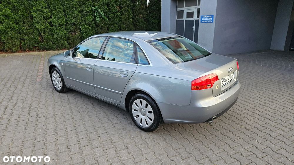 Audi A4 Limousine - 5