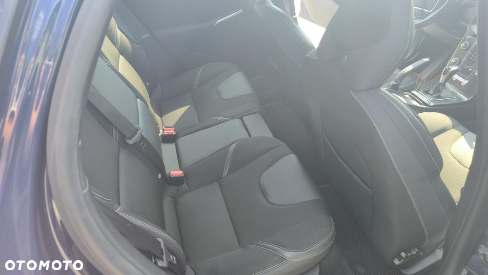 Volvo V40 D4 Drive-E Momentum - 15