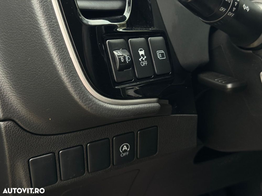Mitsubishi Outlander - 15