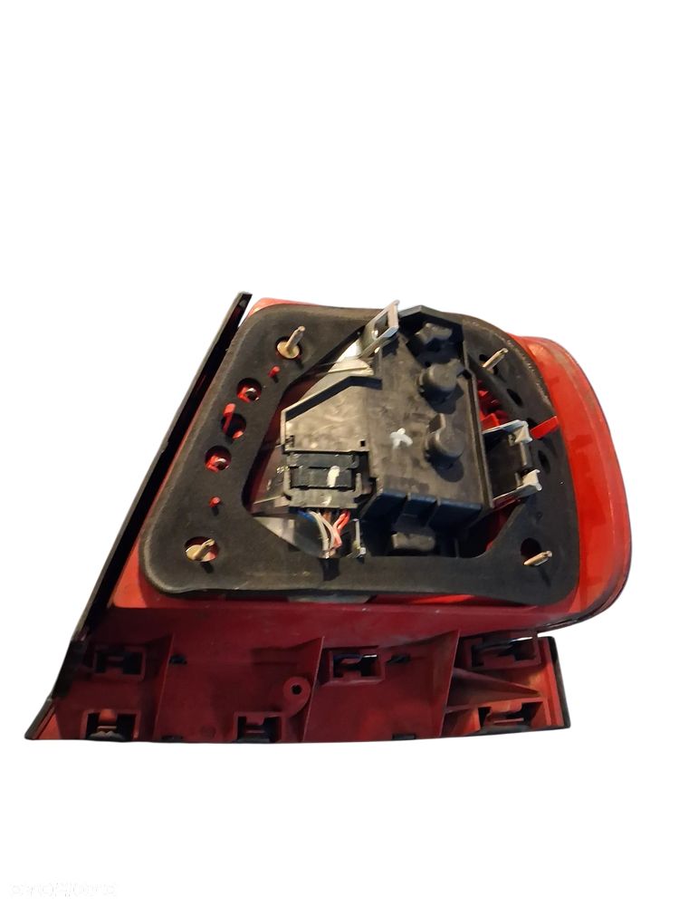Lampa Tył Tylna Lampa LEWA AUDI A4 B6 - 2