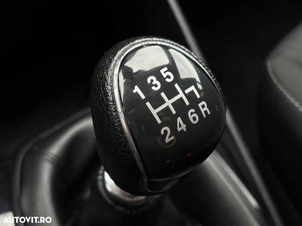 Ford Fiesta 1.0 EcoBoost Trend - 23