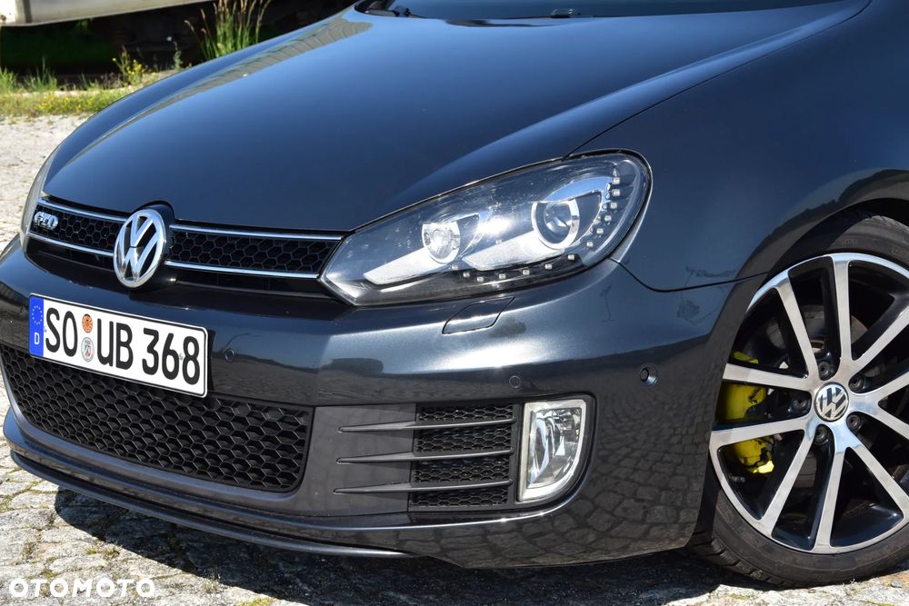 Volkswagen Golf - 33