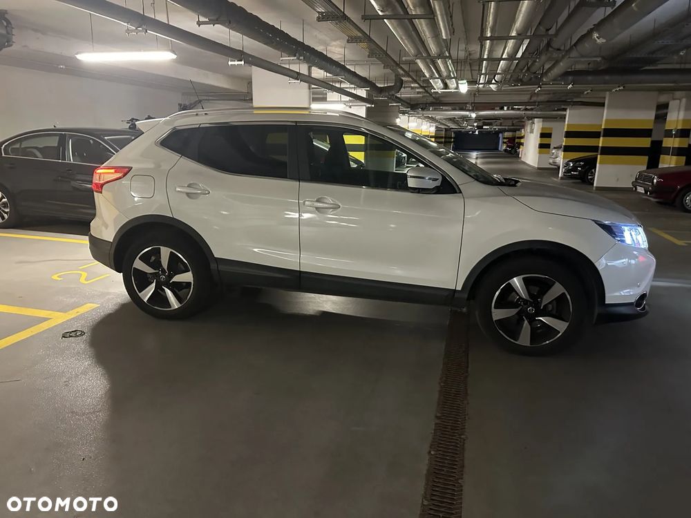 Nissan Qashqai - 2