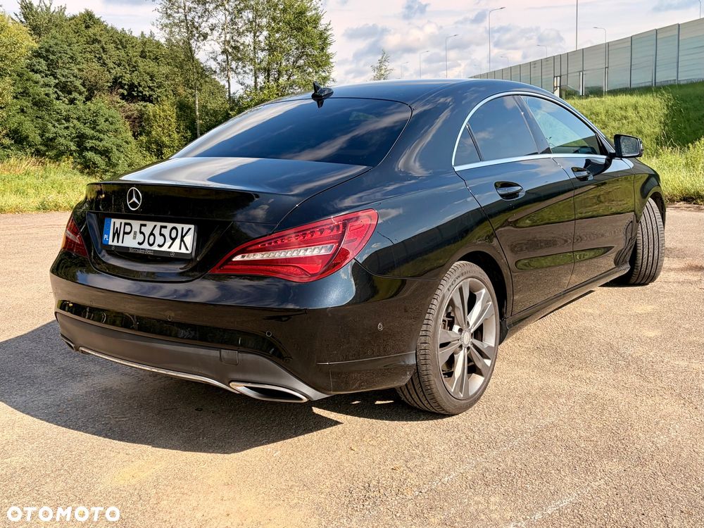 Mercedes-Benz CLA 180 - 4