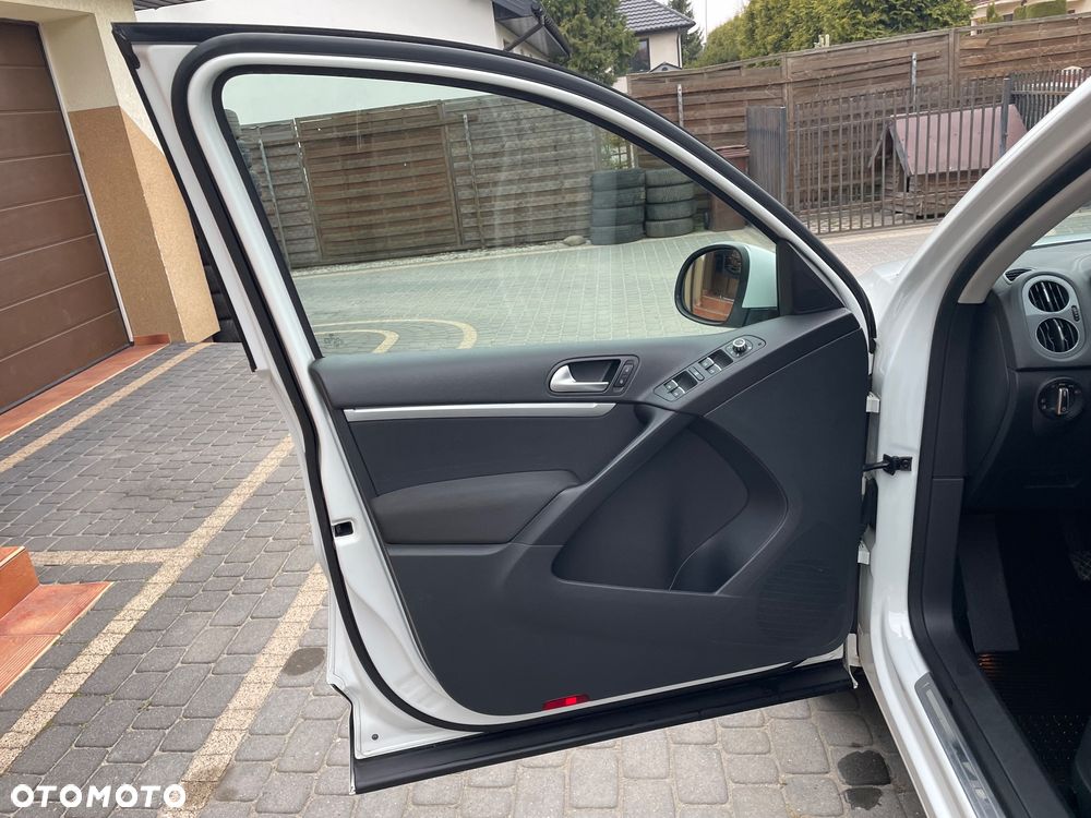 Volkswagen Tiguan 2.0 TDI 4Mot Perfectline R-Style - 13