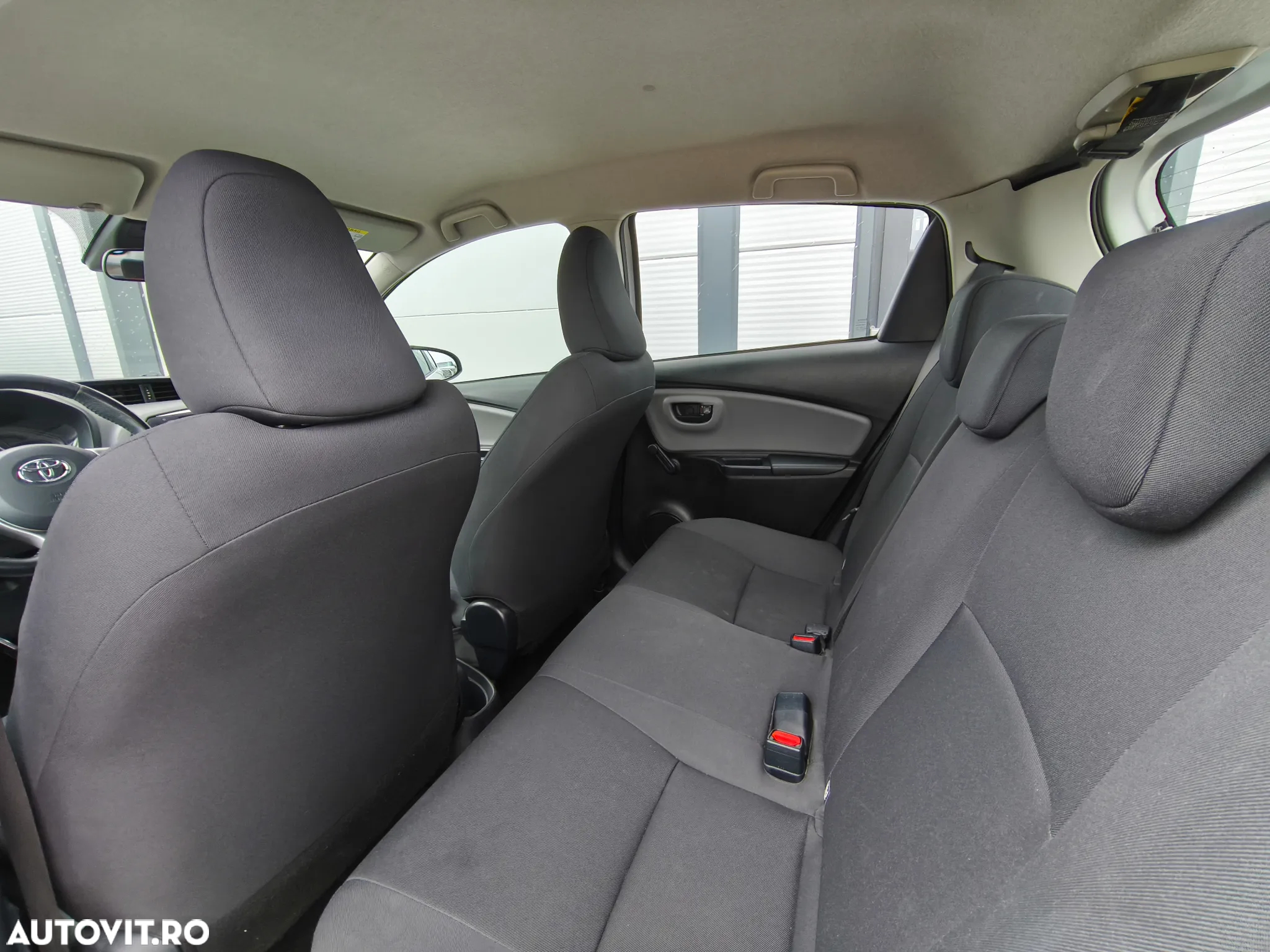 Toyota Yaris 1.0 L VVT-i Terra - 10