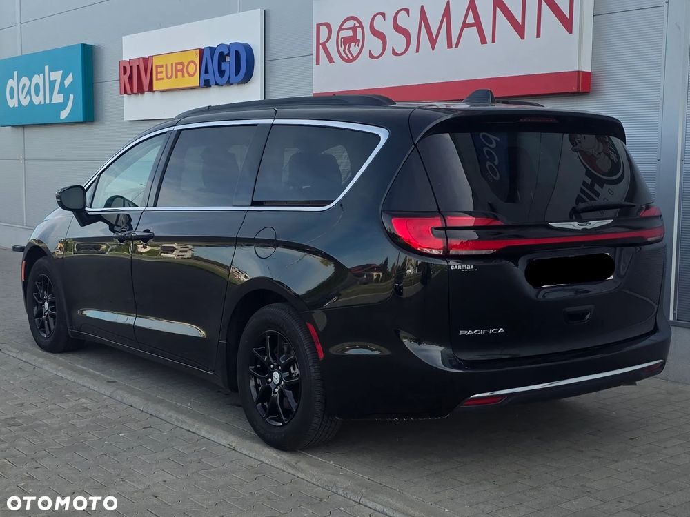 Chrysler Pacifica - 4
