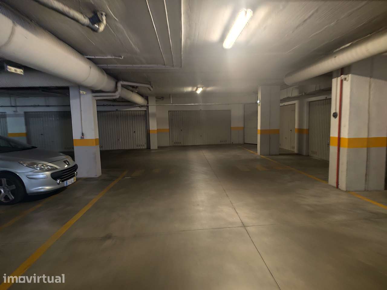 Garagem em Massamá com boa localização - Grande imagem: 4/7