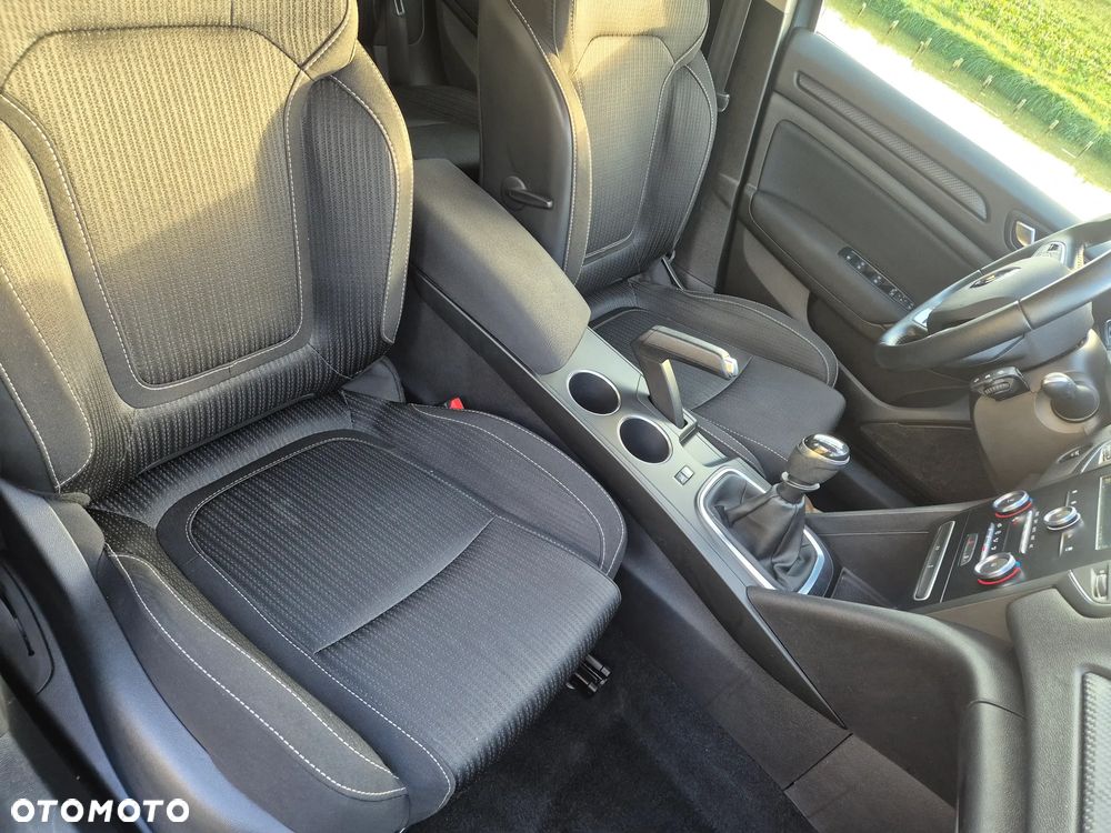 Renault Megane 2019 photo 2