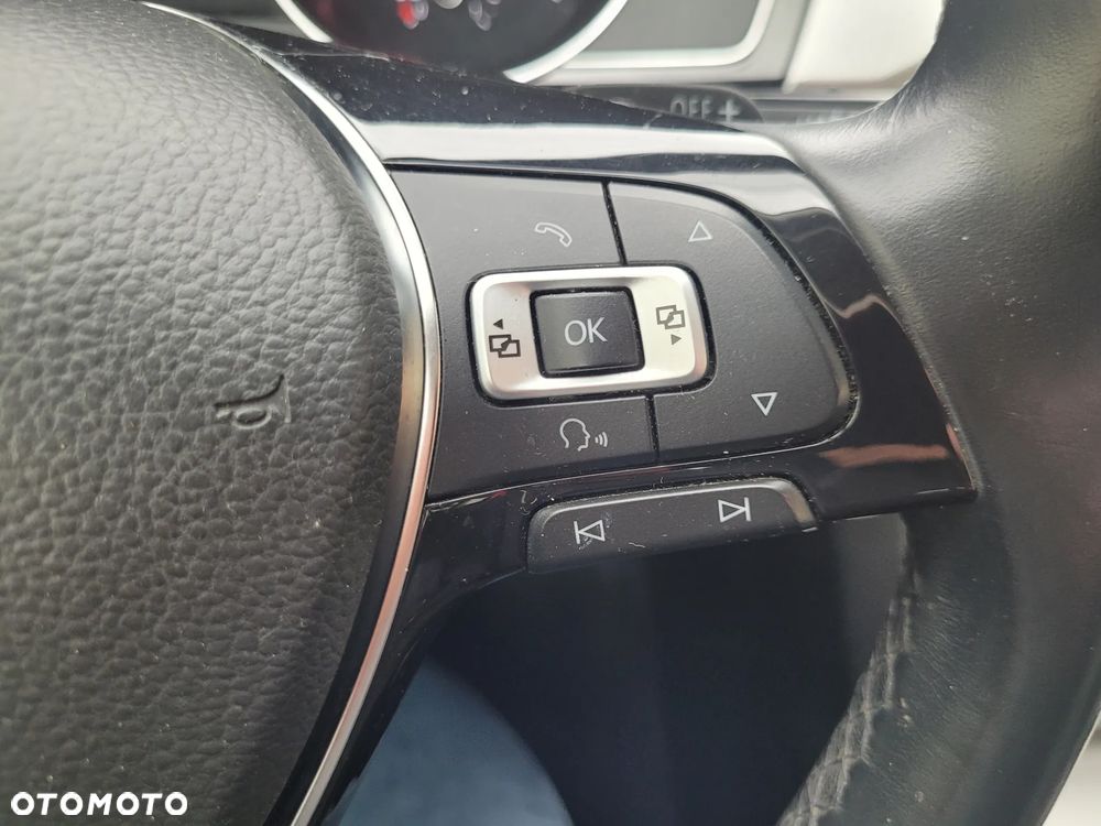 Volkswagen Passat 2.0 TDI SCR DSG Comfortline - 14