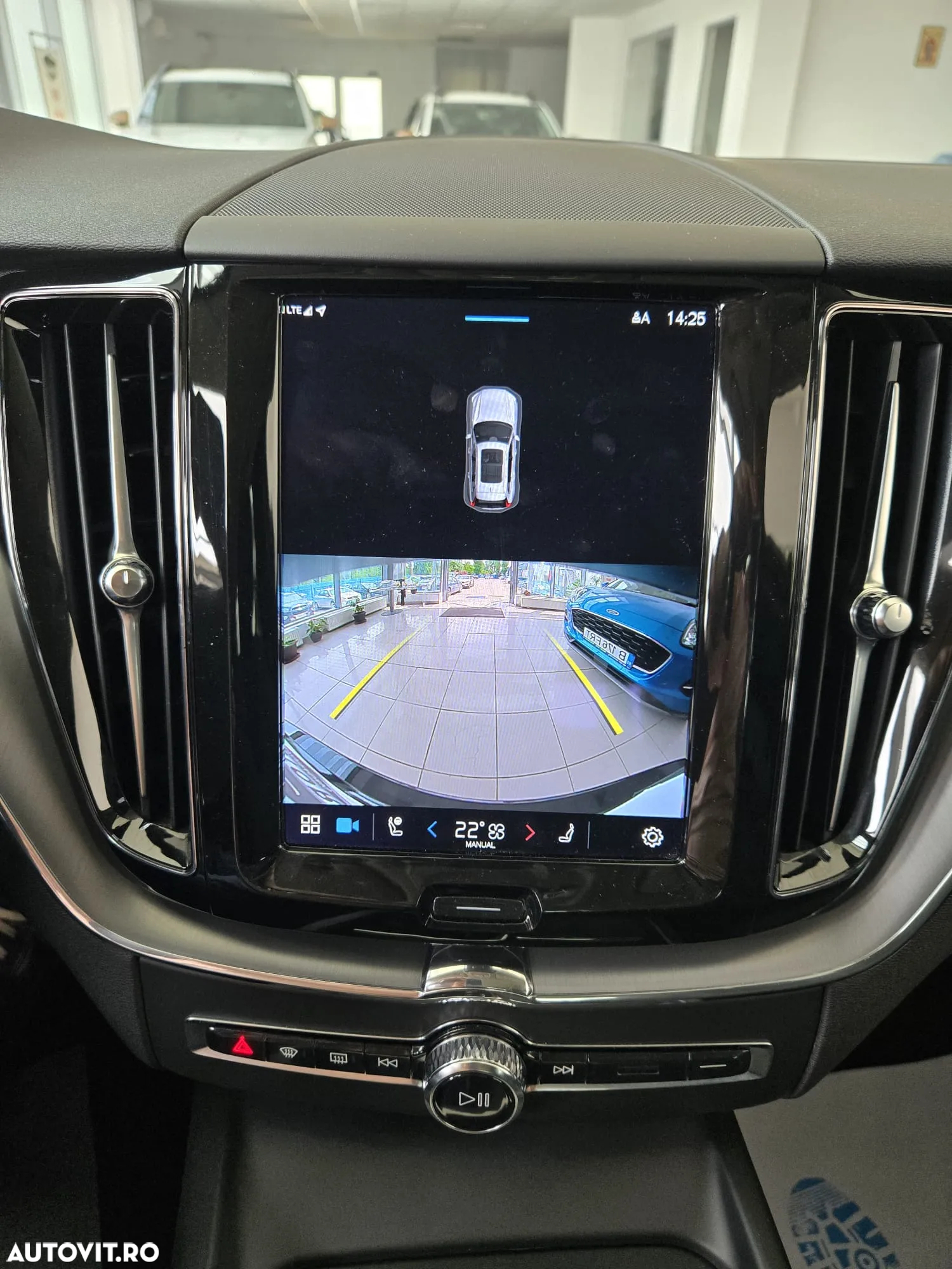 Volvo XC 60 Recharge T6 AWD AT Core - 24