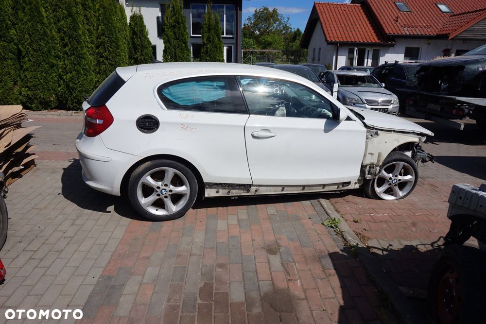 BMW 1 E81 LIFT 3D HB 2007 300 2.0 D N47D20A 142KM GS6-17DG TBGO BIAŁY ALPINWEISS na części - 6