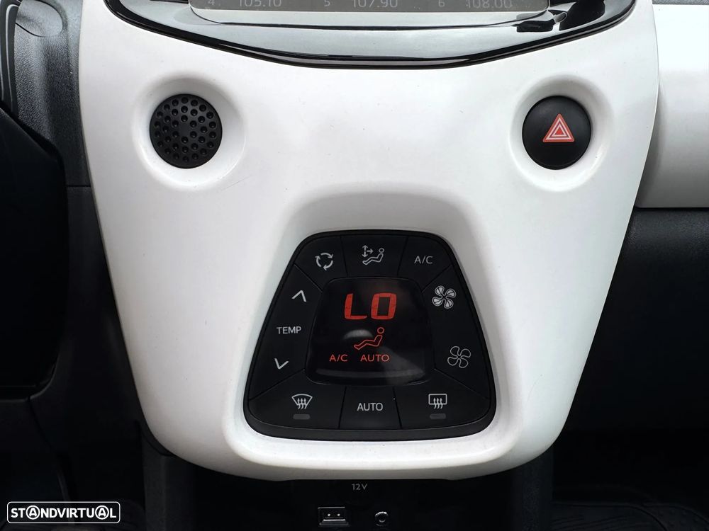 Peugeot 108 1.0 VTI S&S Top! Allure - 11