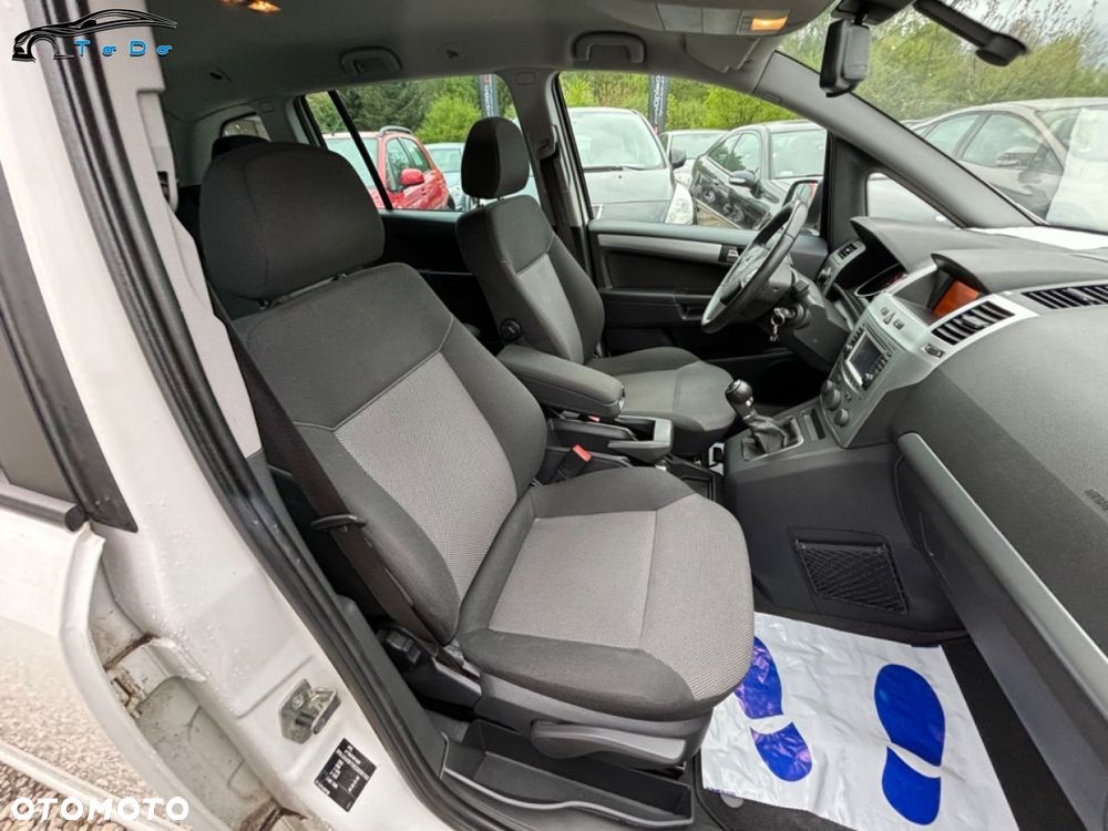 Opel Zafira - 17